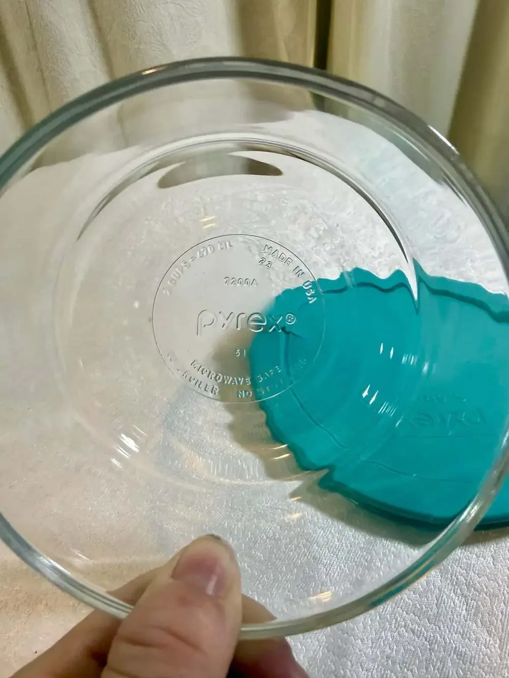 Pyrex Decorated Glass Storage Set with 2-Cup and 4-Cup Containers with Lids